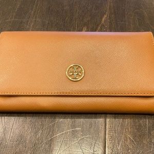 Tory Burch Robinson Tan Wallet